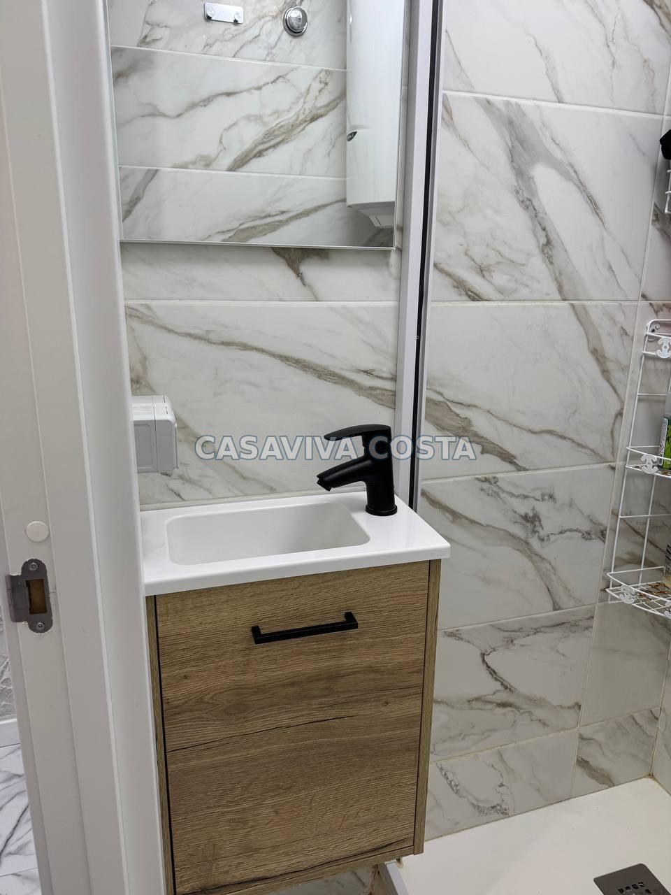 Investitionswohnung mit 5 Schlafzimmern in Xirivella, Valencia Foto 9